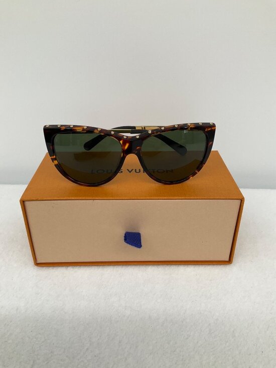 Louis Vuitton La Boum Cat-Eye Sunglasses Z1038E Noir Black studded frame
